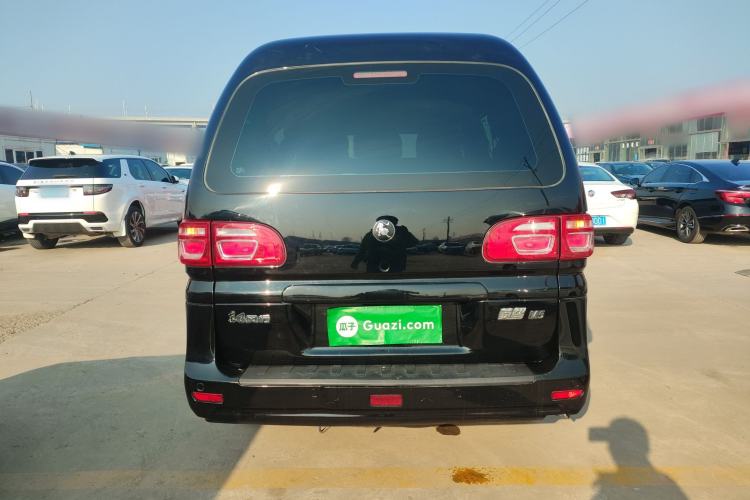 Used FORTHING Lingzhi 2023 M5 1.6L Practical Model 5 Seats