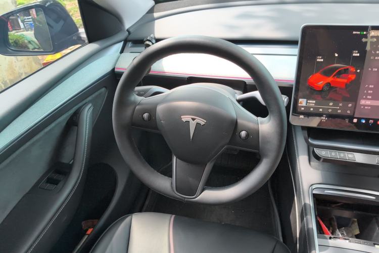 Used Tesla Model Y 2024 Long-Range All-Wheel-Drive Version Steering Wheel