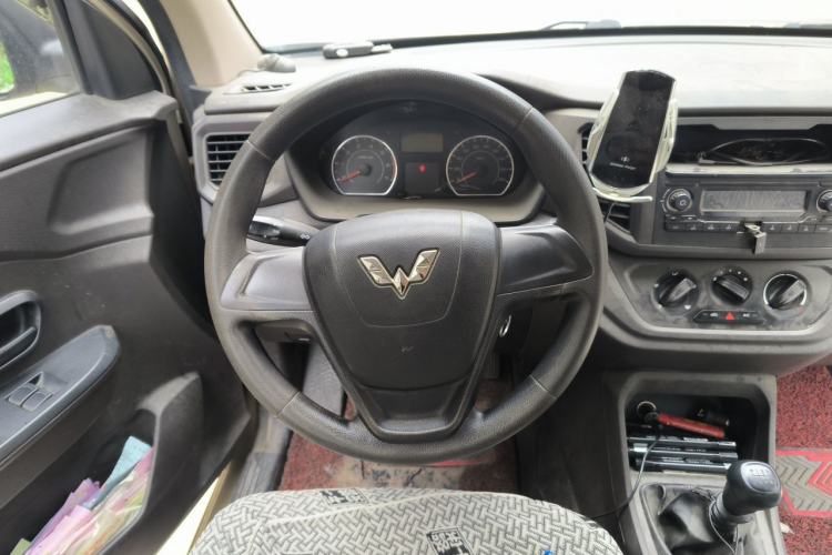 Used Wuling Hongguang V 2019 1.5L Standard Version China VI LAR
