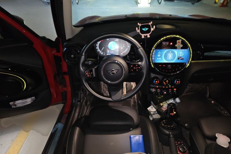 Used MINI MINI 2022 Updated 1.5T COOPER Classic Edition Five-Door Version
