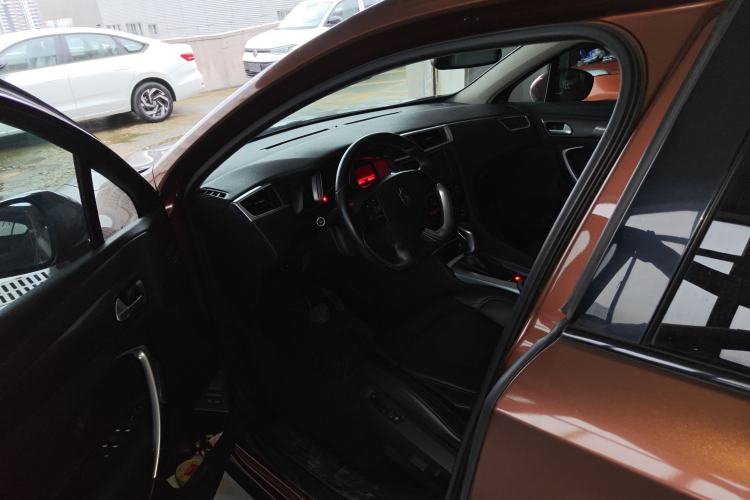 Used DS 6 2014 1.6T Luxury Edition THP160 Driver Seat