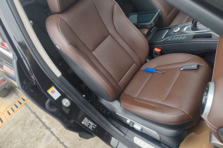 Used Wey VV6 2020 2.0T Two-Wheel Drive Smart Protection+