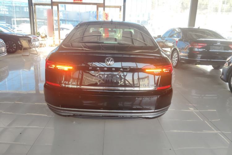 Used Volkswagen Passat 2019 330TSI Luxury Edition China VI Standard