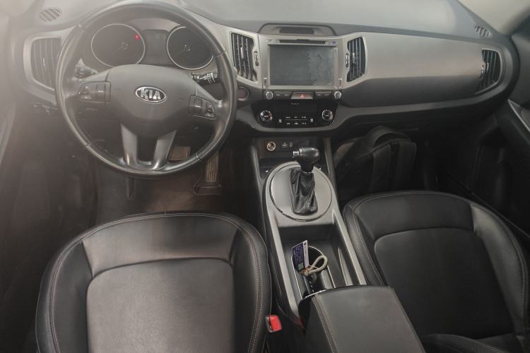 Used Kia Sportage R 2015 2.0L Automatic Two-Wheel Drive DLX Model Center Console