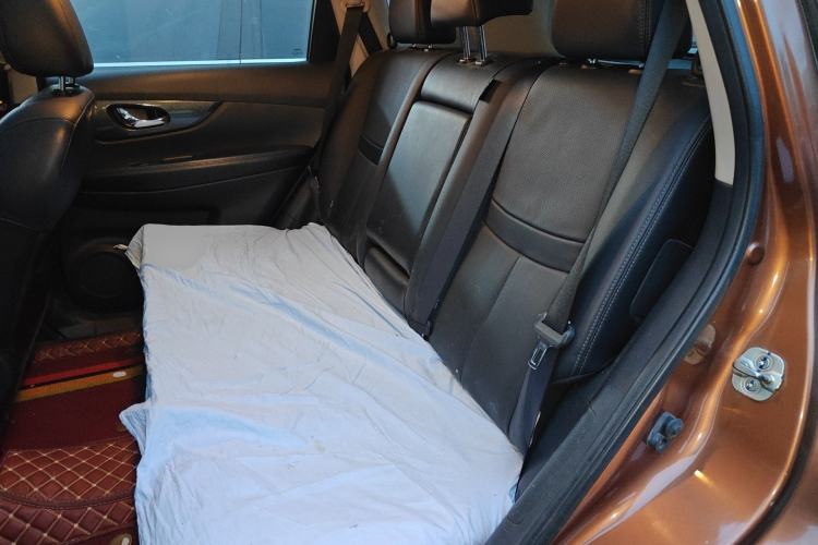 Used Nissan X-Trail 2014 2.5L CVT Leading Edition 4WD
