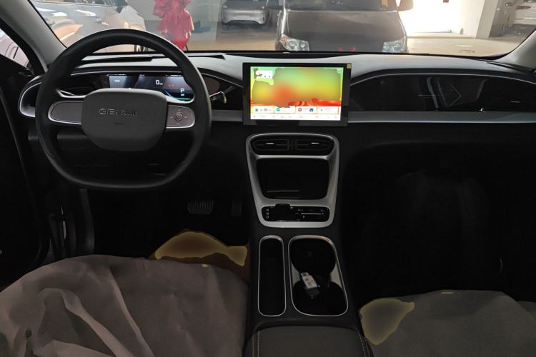 Used Geely Galaxy Geome 2025 410 km Free Version
