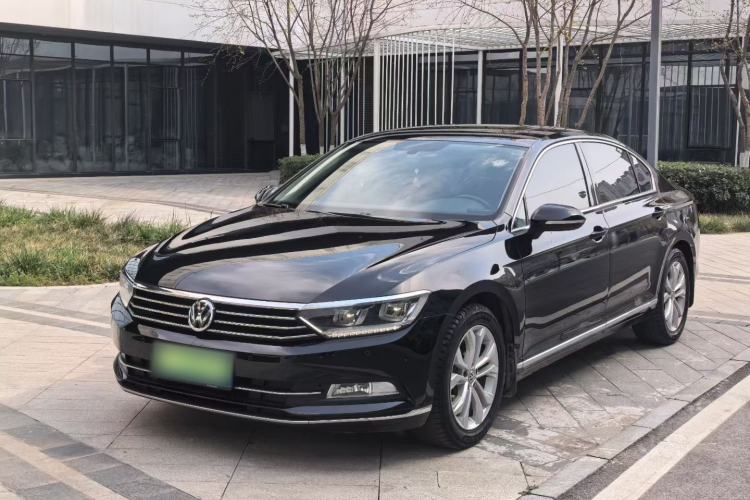 Used Volkswagen Magotan 2017 330TSI DSG Luxury Model