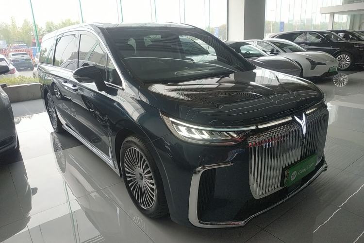 Used VOYAH Dream 2025 PHEV Four-Wheel-Drive Flagship Kunpeng Edition Front Right 45 Deg