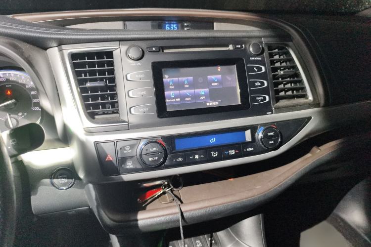 Used Toyota Highlander 2018 2.0T Four-Wheel Drive Luxury Version 7 Seats China VI Standard