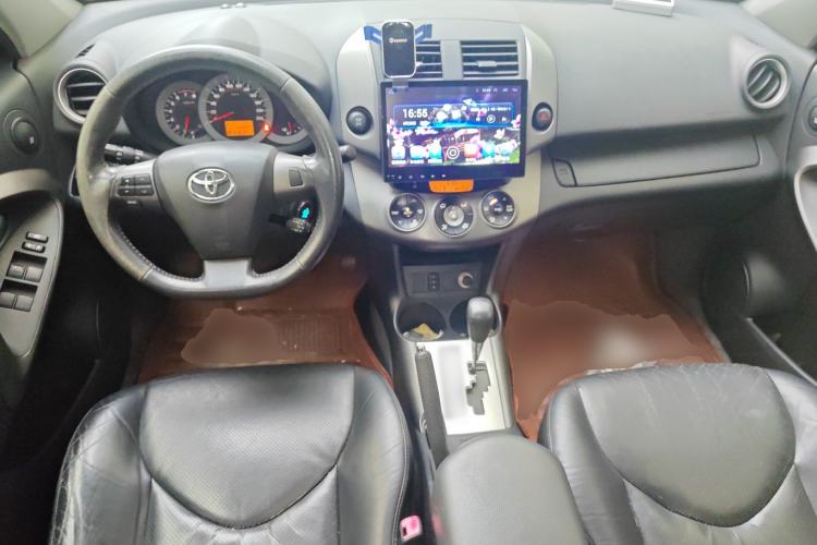 Used Toyota RAV4 2012 Luxurious 2.4L Automatic 4x4 with Stylish Features