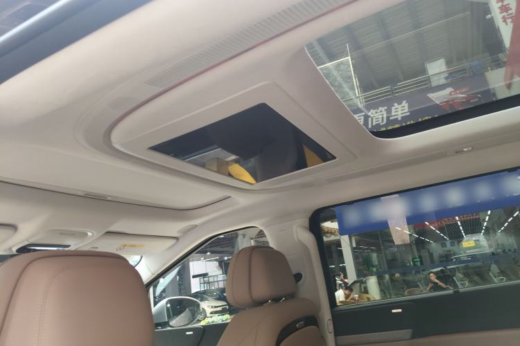 Used XPeng X9 2024 702 Ultra-Long Range Max
