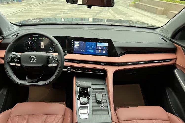 Used CHANGAN CS75 PLUS 2024 3rd Generation Champion Edition 1.5T Intelligent Drive Dynamic Model