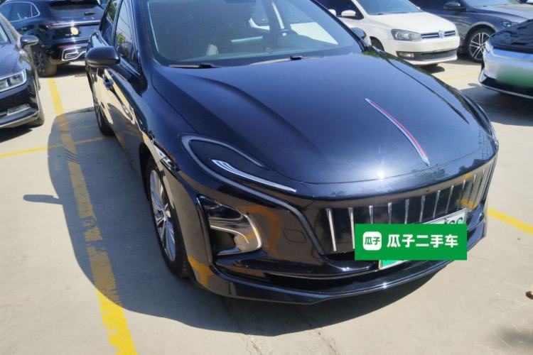 Used Hongqi E-QM5 2024 610 km PLUS Front Right 45 Deg