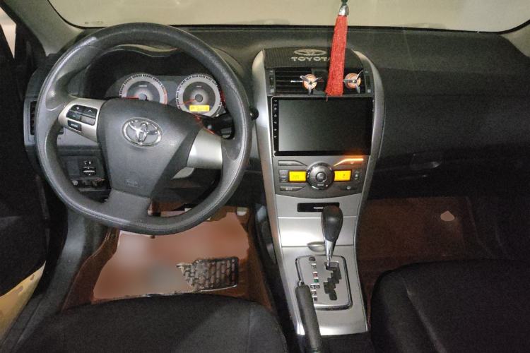 Used Toyota Corolla 2013 Special Edition 1.6L Automatic GL Cool Model Center Console