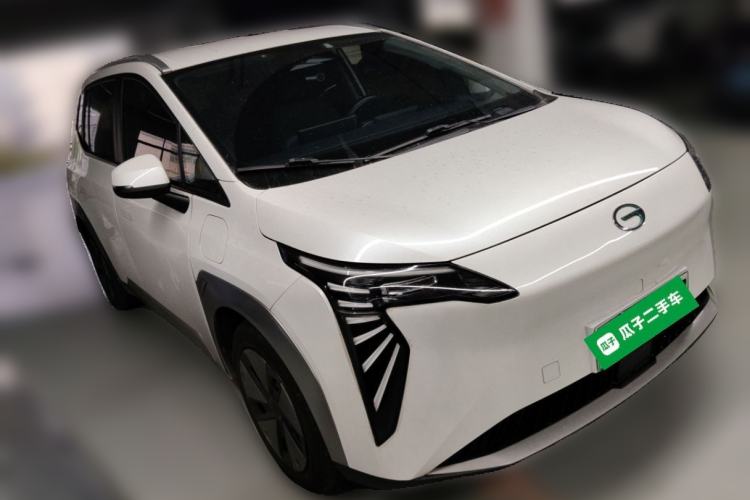 Used AION Y 2022 Plus 70 Smart Edition Front Right 45 Deg