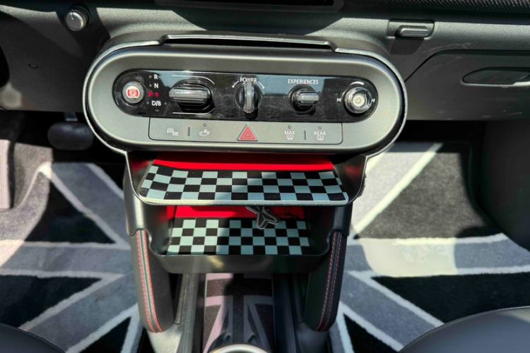 Used MINI Electric COOPER JCW 2025 JOHN COOPER WORKS
