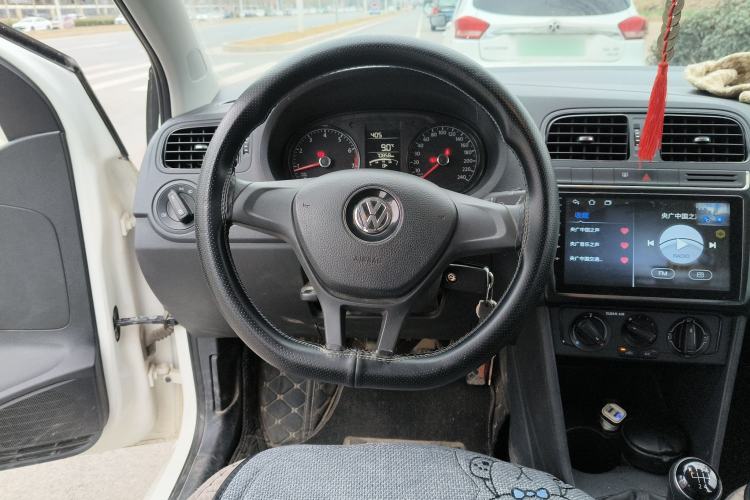 Used Volkswagen Polo 2016 1.4L Manual Fashion Model Steering Wheel