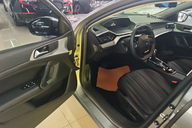 Used Peugeot 408 2022 1.6T Light-Chasing Edition Driver Seat