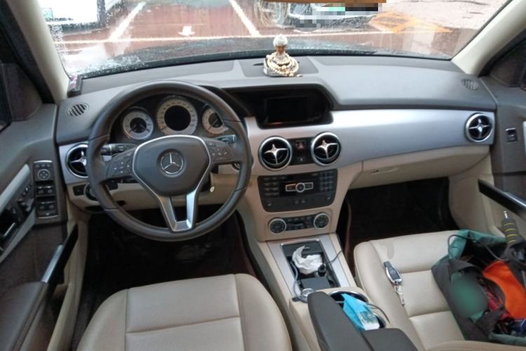 Used Mercedes-Benz GLK-Class 2013 Facelift GLK 300 4MATIC Fashion Edition Center Console