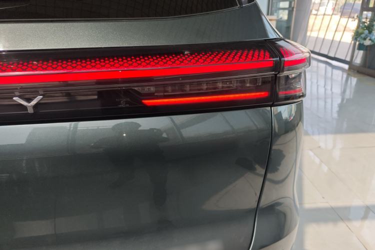 Used Chery Tiggo 8 PLUS 2025 290TGDI DCT Prestige 5-Seater
