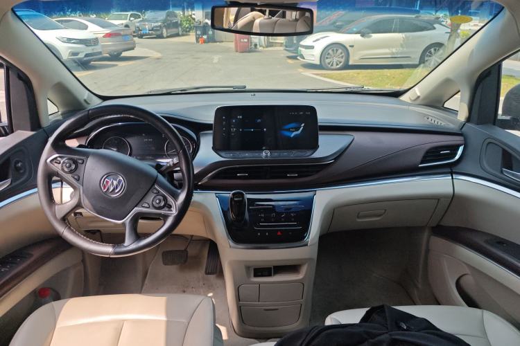 Used Buick GL8 2020 Land Business Class 652T Luxury Model Center Console