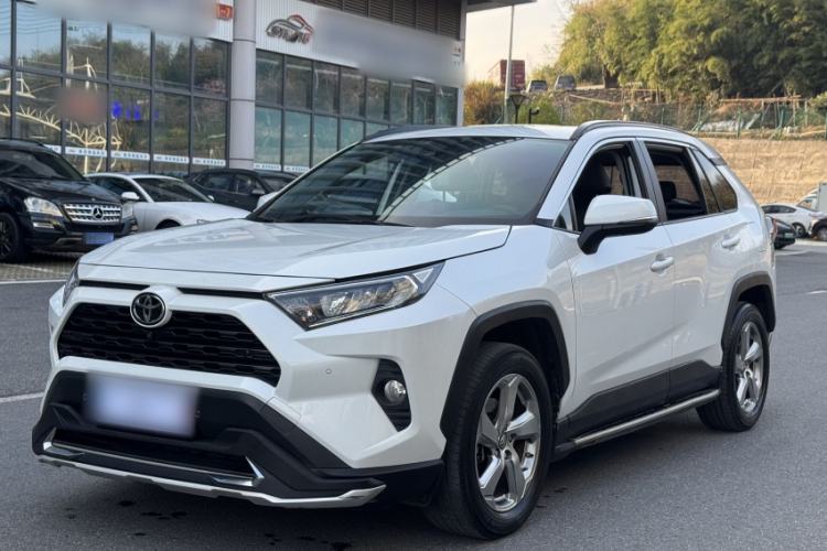 Used Toyota RAV4 2022 2.0L CVT Two-Wheel Drive Fashion Plus Edition