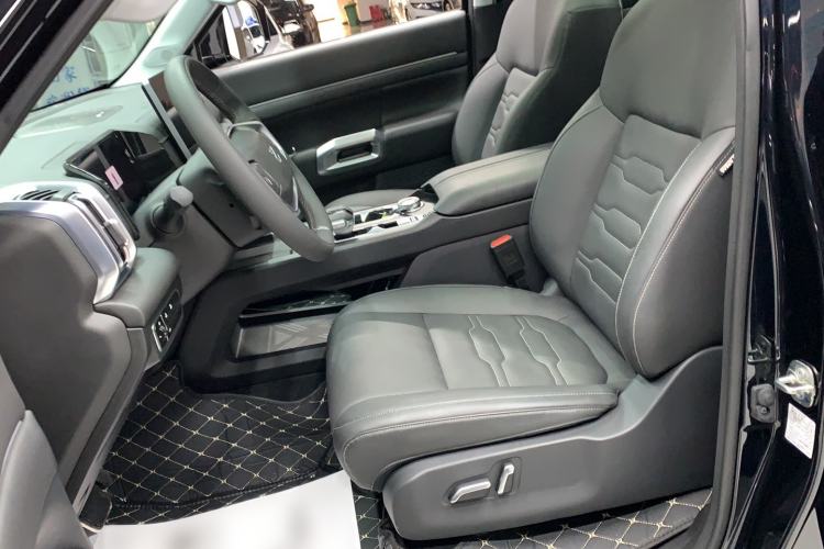 Used Dongfeng Zhengzhou Nissan Z9 2025 GT 2.3T Automatic Diesel 4x4 Smart Edition
