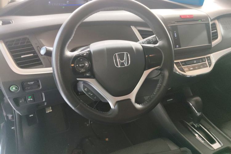 Used Honda Jade 2013 1.8L automatic Comfort version 5 seats
