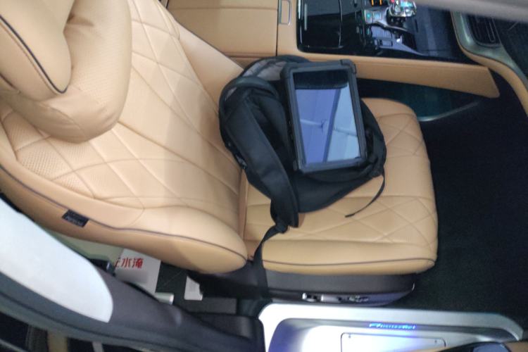 Used Denza D9 2024 DM-i 980 Four-Wheel Drive Prestige Model Right Front Seat