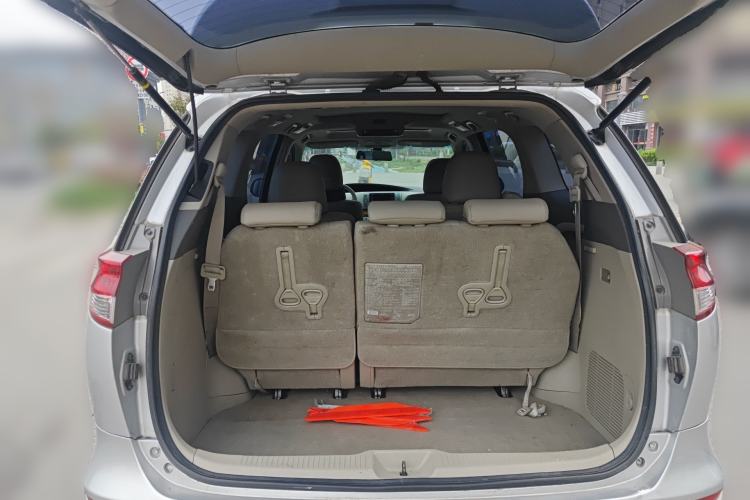 Used Toyota Previa 2006 2.4L 7-Seater Standard Edition Trunk