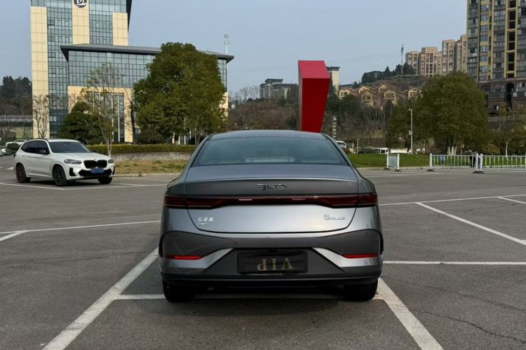 Used BYD Qin PLUS 2025 DM-i Smart Drive 55KM Leading Model
