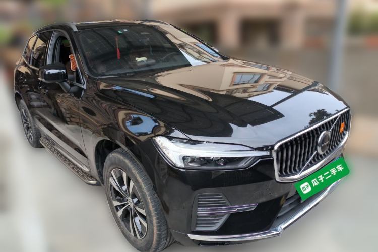 Used Volvo XC60 2023 B5 4x4 Smart Luxury Edition Front Right 45 Deg