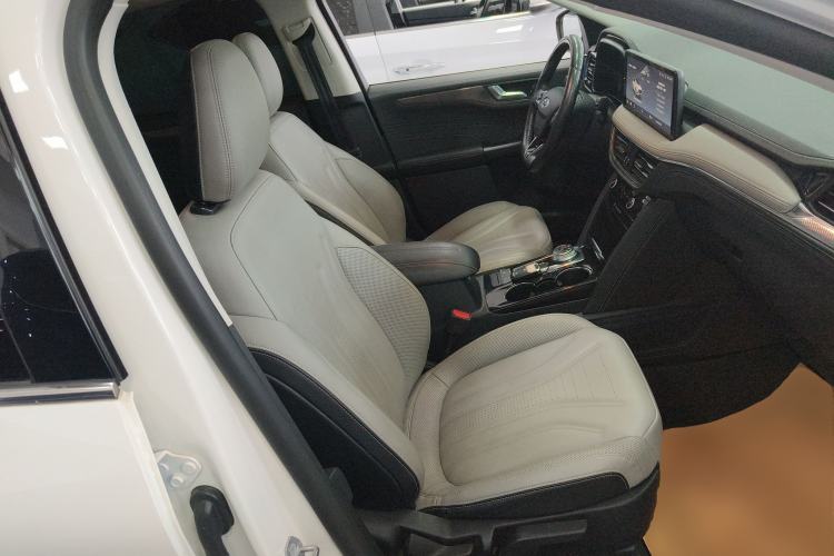 Used Ford Escape 2020 EcoBoost 245 Two-Wheel-Drive Titanium Edition
