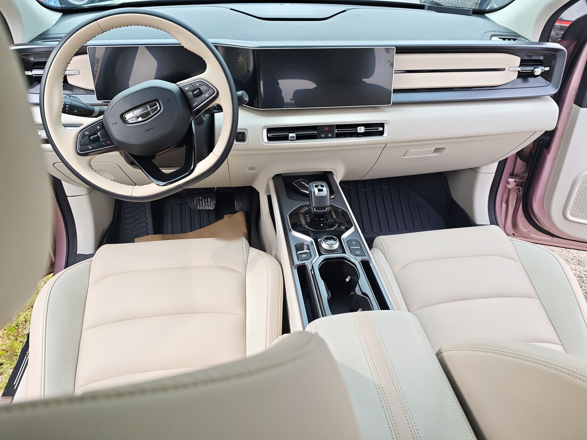 Geely Auto icon 2023 1.5TD Chocolate Smoothie Edition — снимка 8