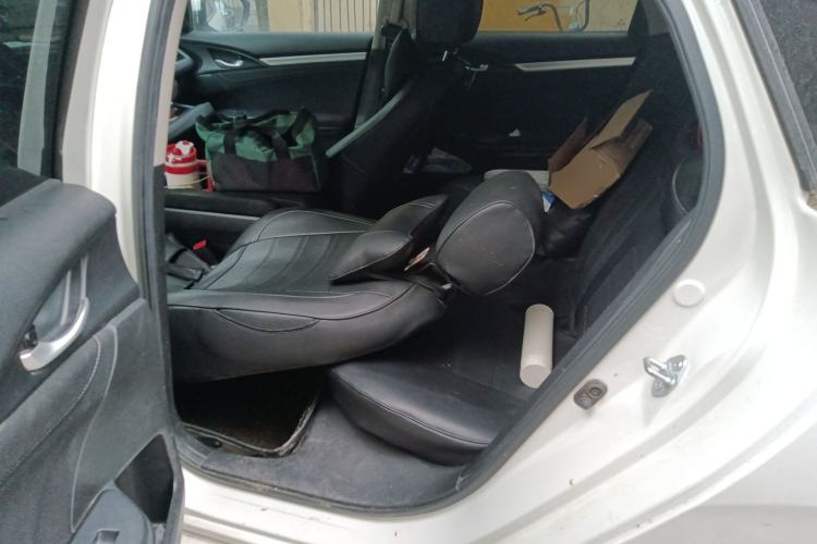 Used Honda Civic 2019 220TURBO CVT Dynamic Edition China VI Emission Standard Left Rear Seat