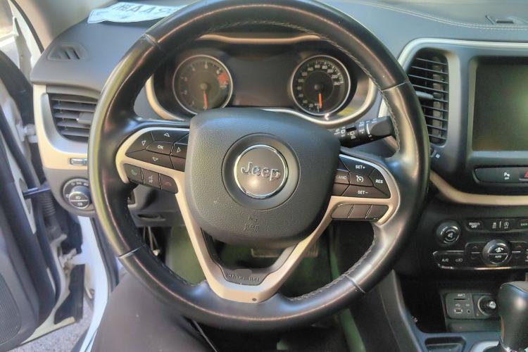 Used Jeep Cherokee 2017 2.0L Superior Edition