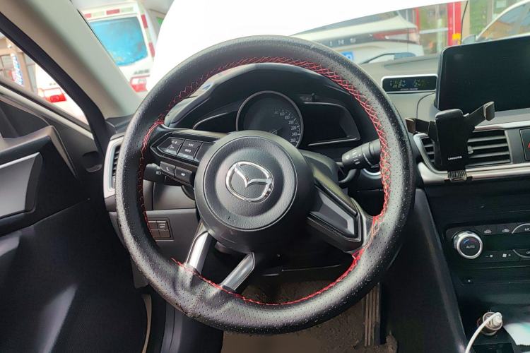 Used Mazda 3 Axela 2017 Sedan 1.5L Automatic Luxury Model Emission Standard China V Steering Wheel