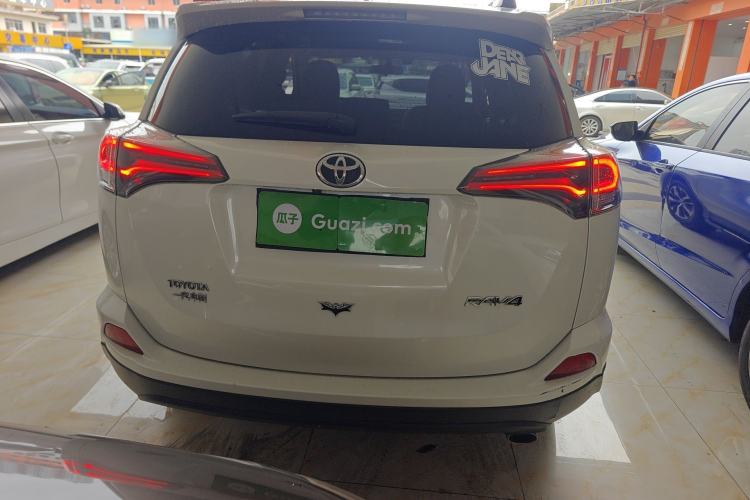 Used Toyota RAV4 2016 2.0L CVT Two-Wheel Drive Fashion Edition China V Standard