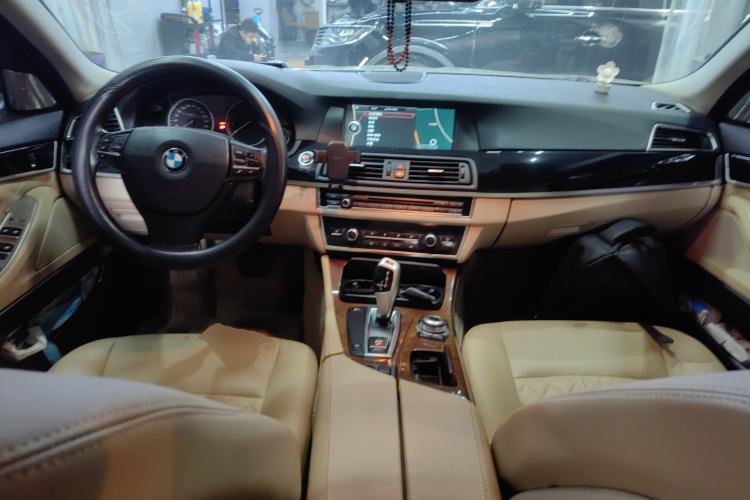 Used BMW 5 Series 2011 528Li Leading Model