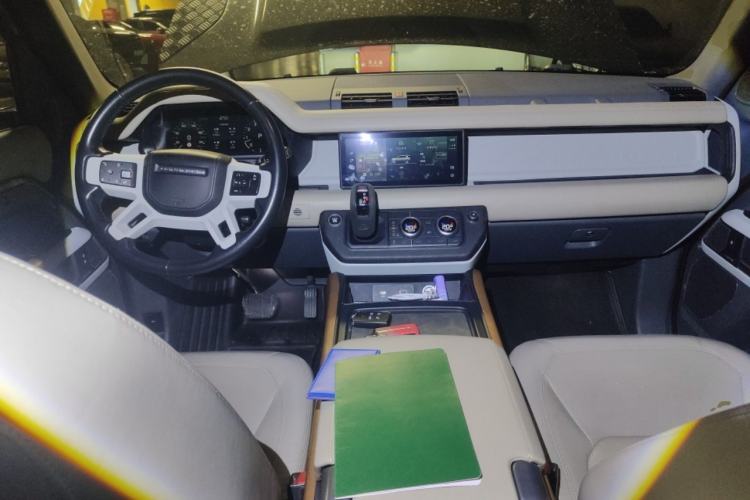 Used Land Rover Defender 2020 110 P400 Dark Special Edition Center Console