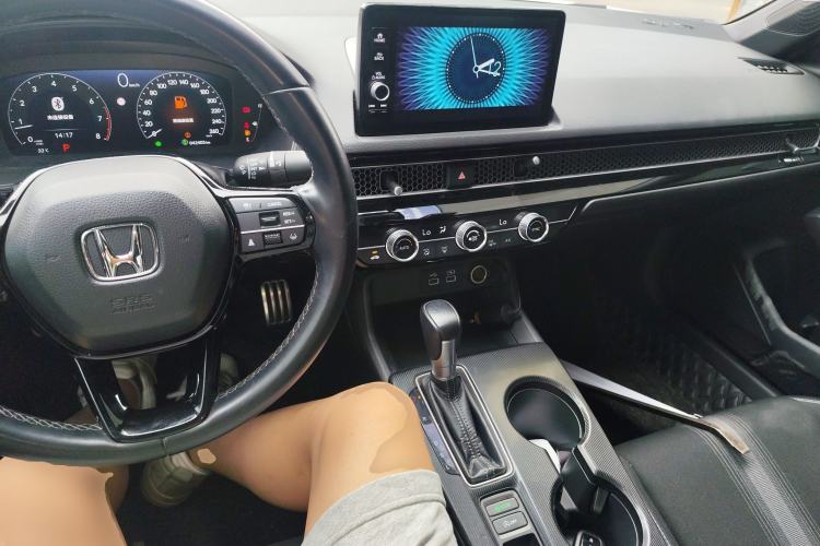 Used Honda Civic 2022 240TURBO CVT Dynamic Edition Center Console