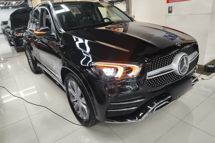 Used Mercedes-Benz GLE 2022 GLE 350 4MATIC Stylish Model Front Right 45 Deg