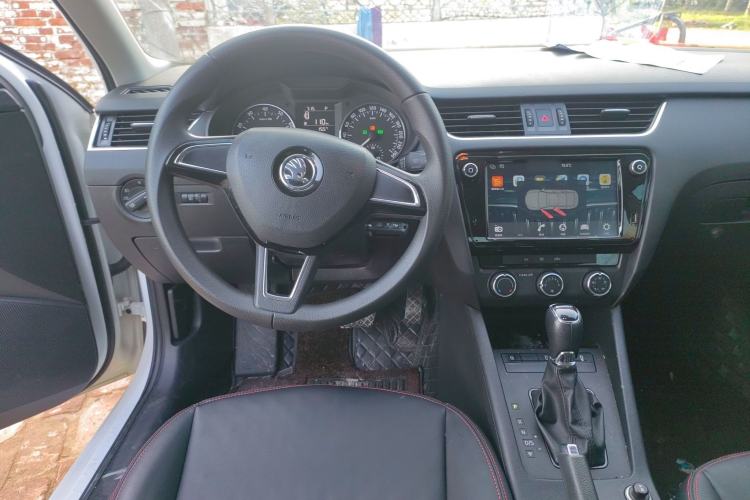 Used Skoda Octavia 2017 Classic Model 1.6L Automatic Comfort Edition Steering Wheel