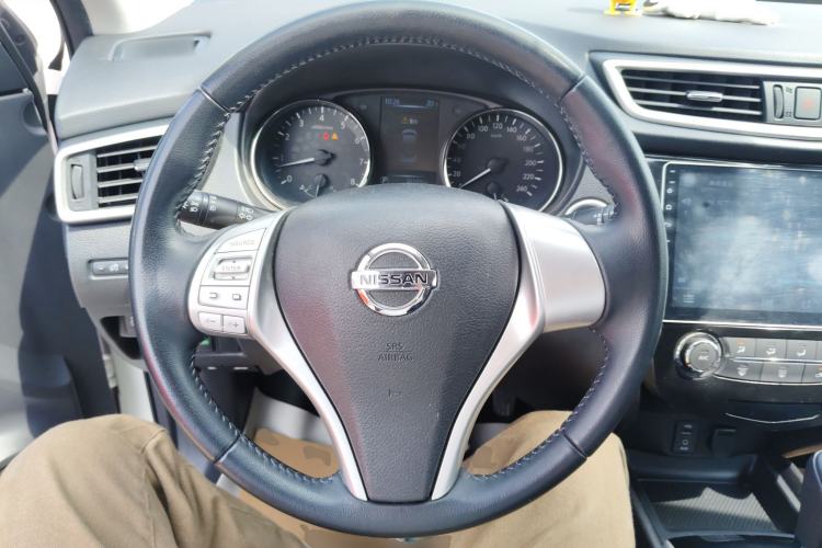 Used Nissan Qashqai 2016 2.0L CVT Luxury Edition Steering Wheel