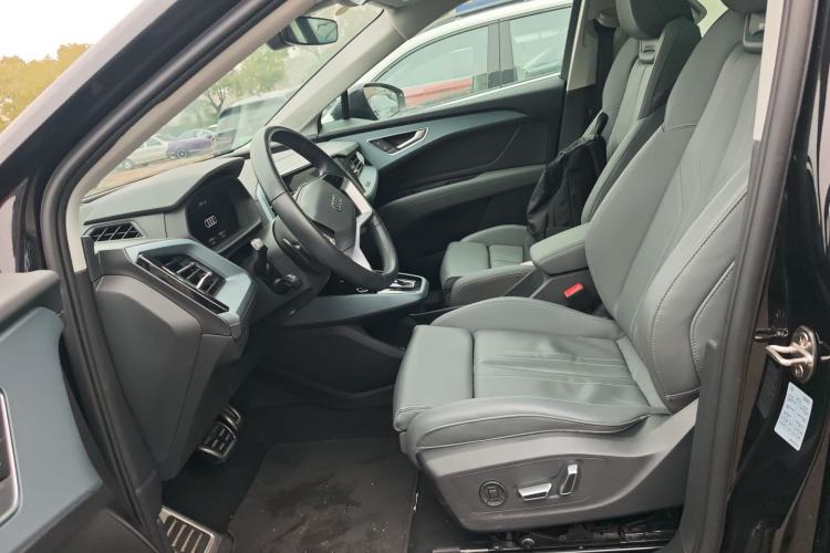 Used Audi Q5 e-tron 2022 40 e-tron Starry Edition Luxury Package Left Front Seat