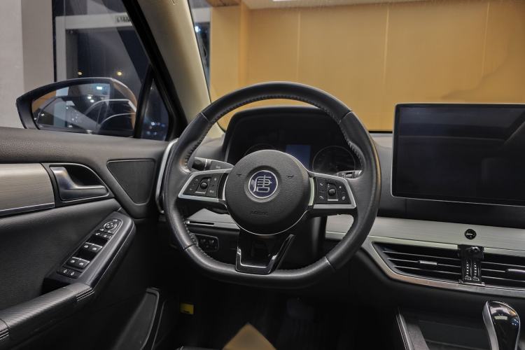 Used BYD Tang 2019 2.0T Automatic SmartConnect Luxury Edition 7 Seats China VI Standard
