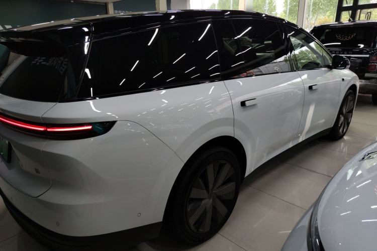 Used Li Auto i8 2025 Model Standard Version Rear Right 45 Deg