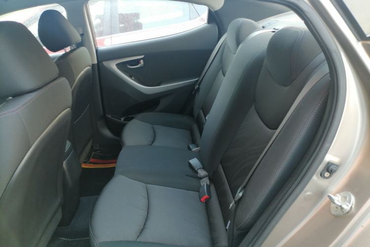 Used Hyundai Elantra (5th Generation / Langdong) 2016 1.6L Automatic Smart Version
