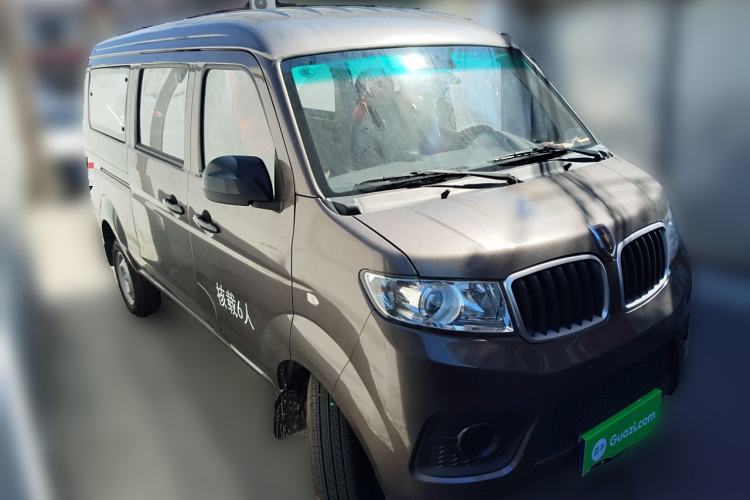 Used Jinbei Hiace X30 2023 1.5L Wealthy-Style Passenger Van 5/6/7-Seater Non-Air-Conditioned Version SWC15M
