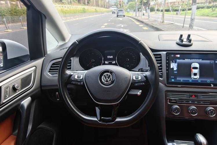 Used Volkswagen Golf Sportsvan 2016 230TSI Automatic Trend Edition
